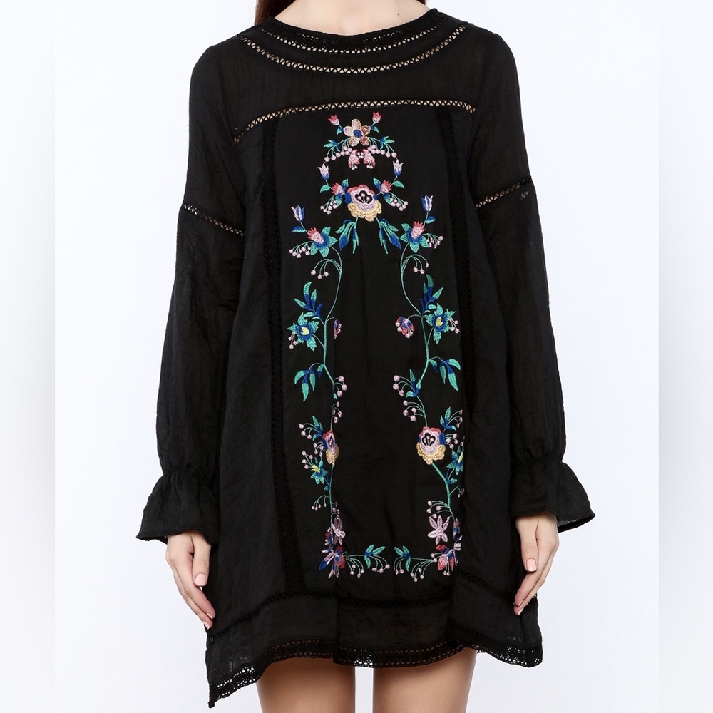 Umgee black lace detail floral embroidered long sleeve dress